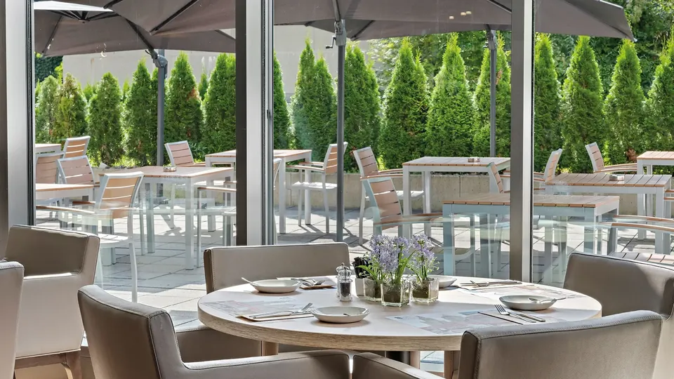 Frühstück und Kaffee im Gartenbereich
